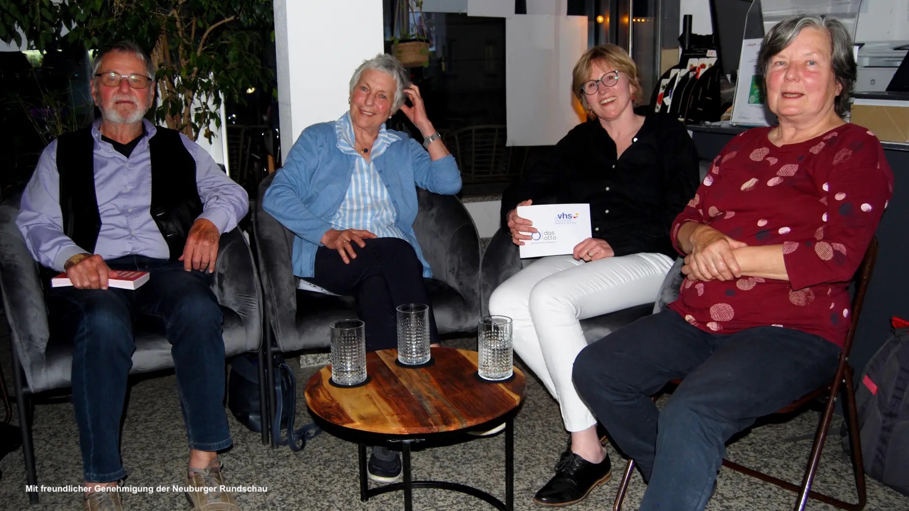 Renate und Lutz Hollermeier im Gespräch